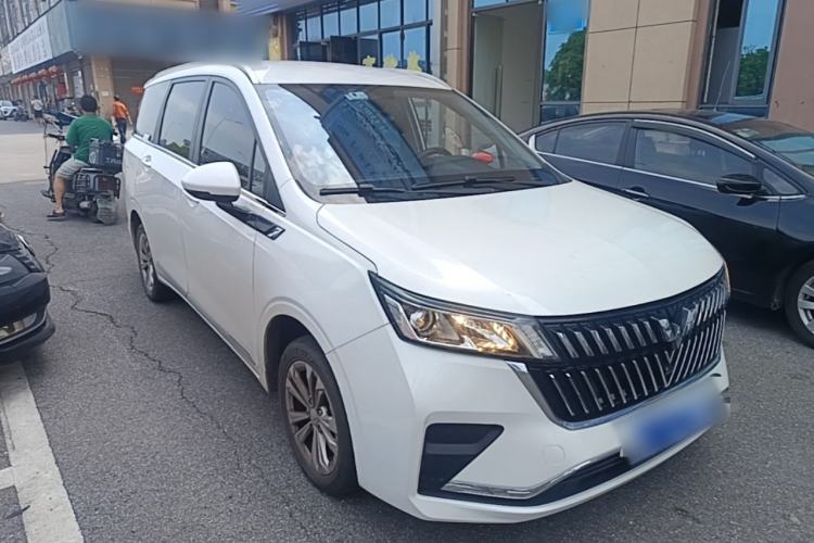 Used Wuling Jiachen 2022 1.5L Manual Light Comfort Edition Front Right 45 Deg