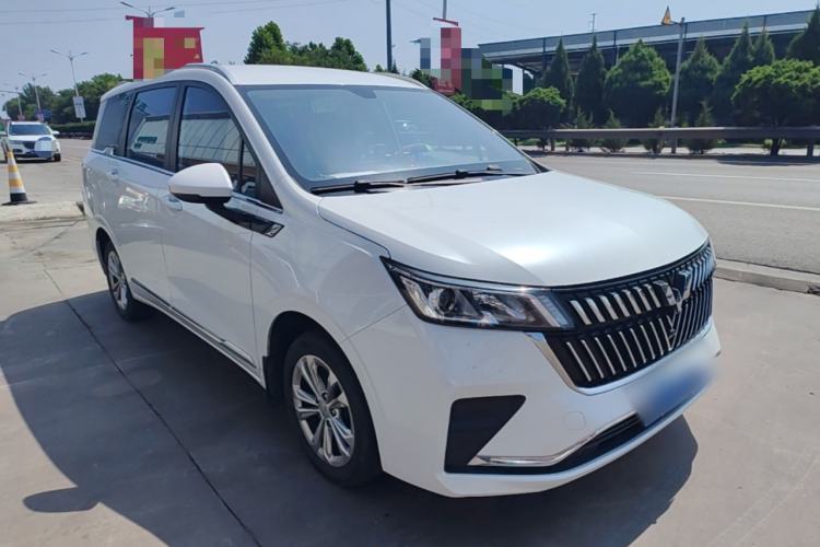 Used Wuling Jiachen 2022 1.5L Manual Comfort Edition Front Right 45 Deg