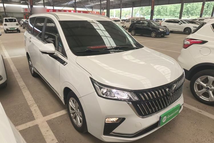 Used Wuling Jiachen 2022 1.5T CVT Smart Luxury Version Front Right 45 Deg