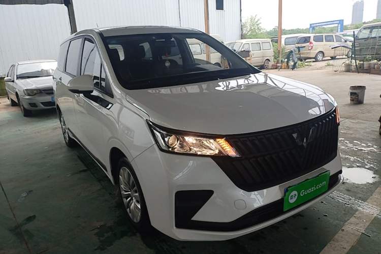 Used Wuling Jiachen 2022 1.5L Manual Enjoyment Elite Model Front Right 45 Deg