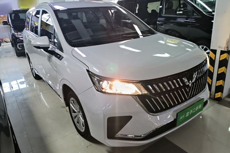 Used Wuling Jiachen 2022 1.5L Manual Comfort Edition Front Right 45 Deg