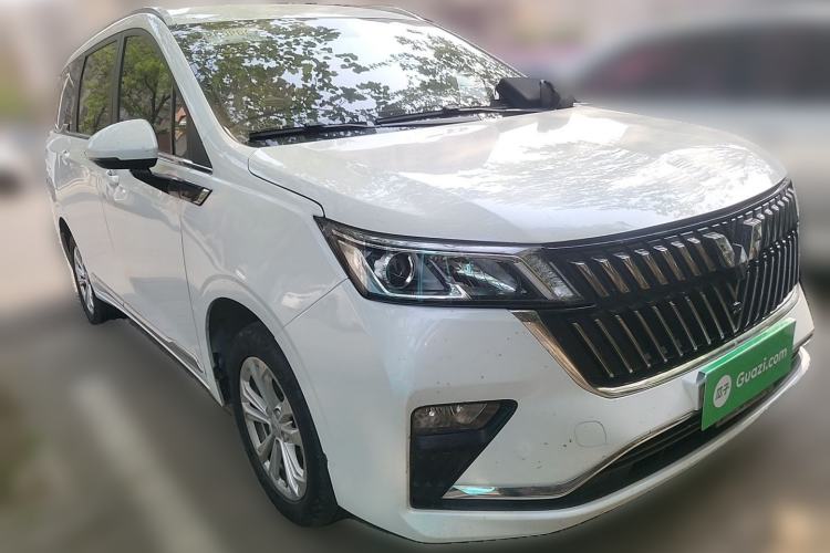 Used Wuling Jiachen 2022 1.5T CVT Smart Luxury Version Front Right 45 Deg