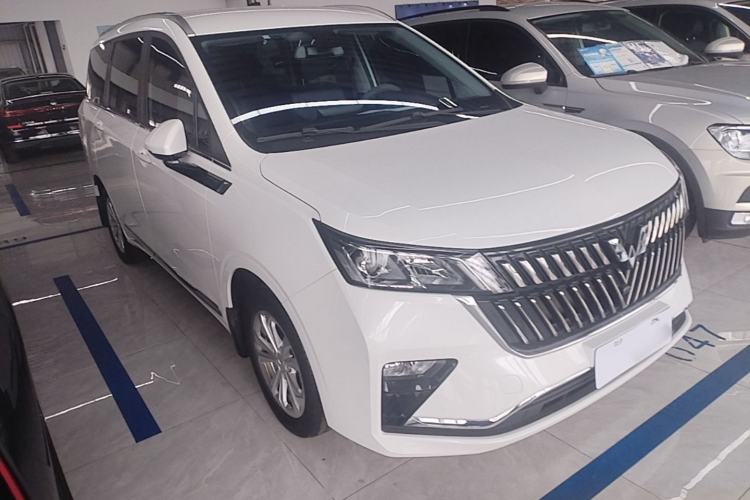 Used Wuling Jiachen 2022 1.5T CVT Smart Luxury Version Front Right 45 Deg