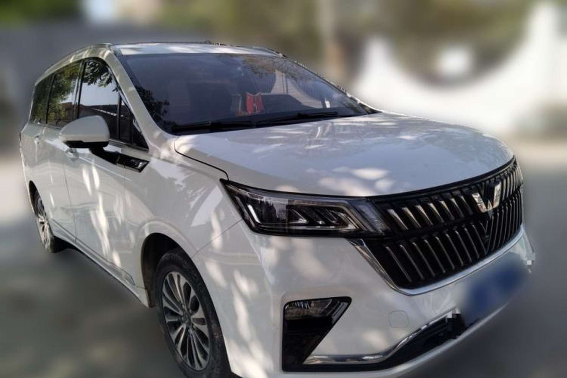 Used Wuling Jiachen 2022 1.5T CVT Deluxe Flagship Edition Front Right 45 Deg