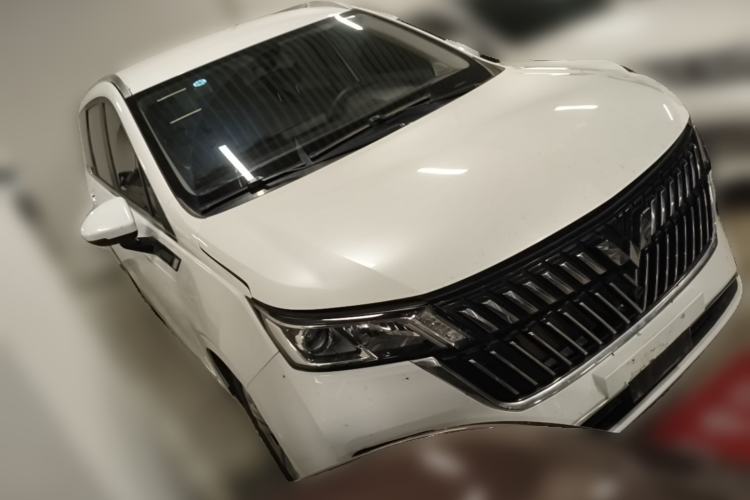 Used Wuling Jiachen 2022 1.5T Manual Comfort & Dynamic Version Front Right 45 Deg