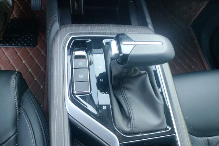 Used Wuling Jiachen 2022 1.5T CVT Smart Luxury Version Gear Lever