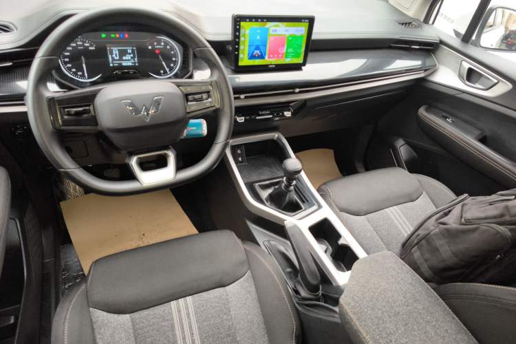 Used Wuling Jiachen 2022 1.5L Manual Enjoyment Elite Model Gear Lever