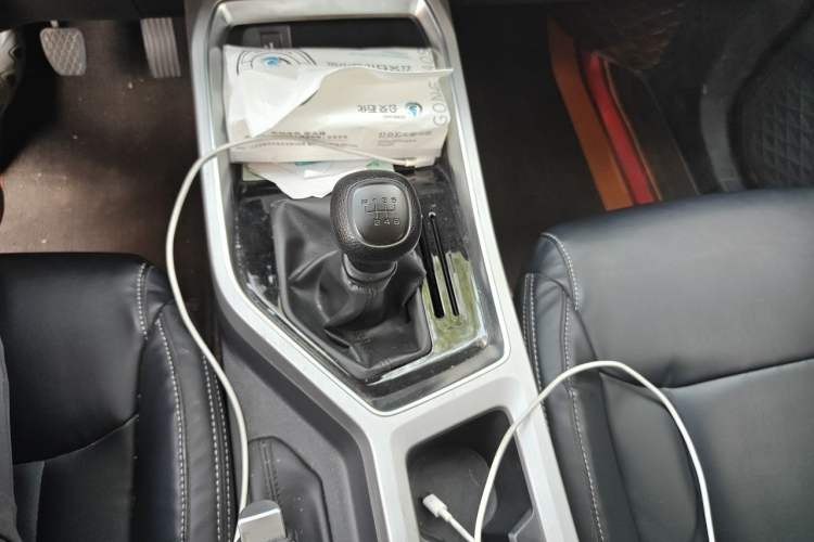 Used Wuling Jiachen 2022 1.5L Manual Enjoyment Elite Model Gear Lever