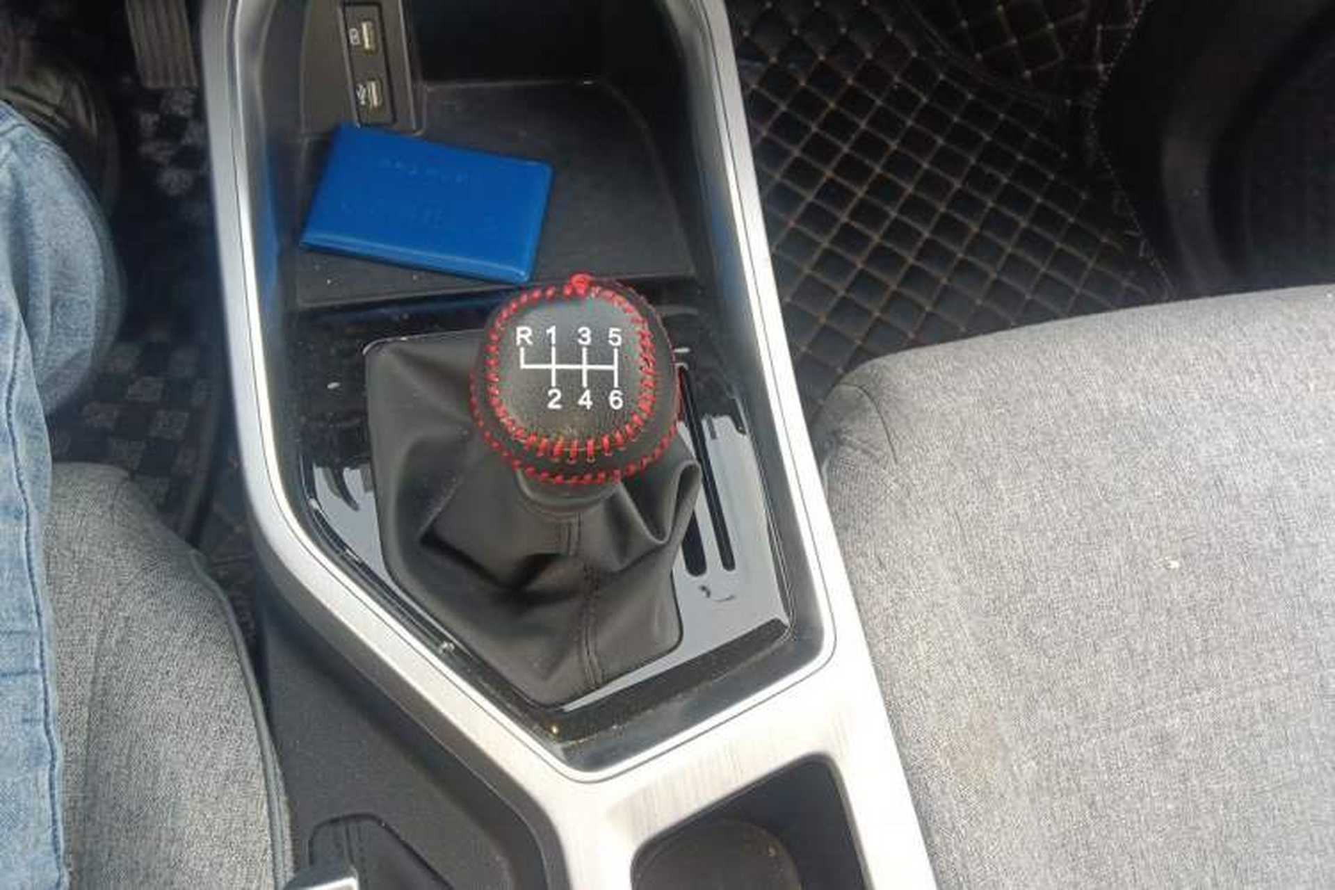 Used Wuling Jiachen 2022 1.5L Manual Comfort Edition Gear Lever