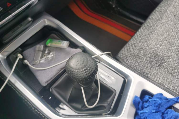 Used Wuling Jiachen 2022 1.5T Manual Comfort & Dynamic Version Gear Lever