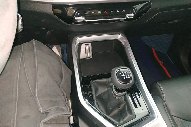 Used Wuling Jiachen 2022 1.5L Manual Light Comfort Edition Gear Lever
