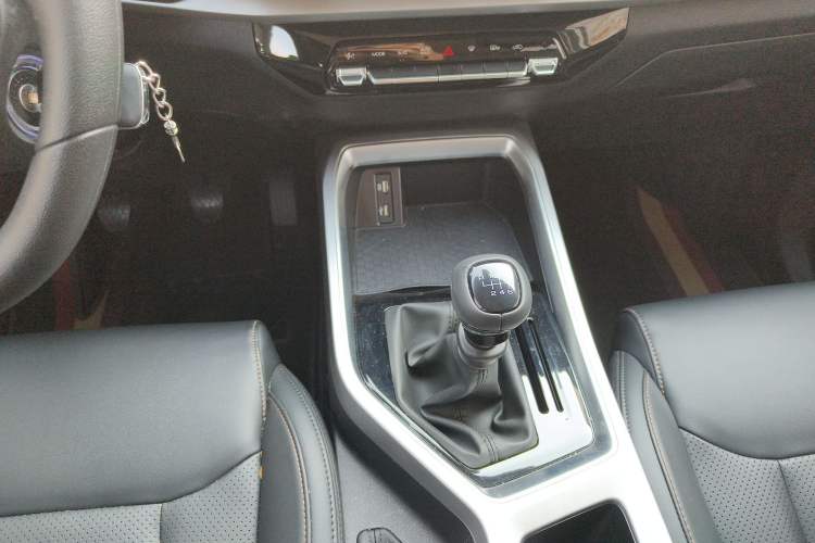 Used Wuling Jiachen 2022 1.5L Manual Comfort Edition Gear Lever