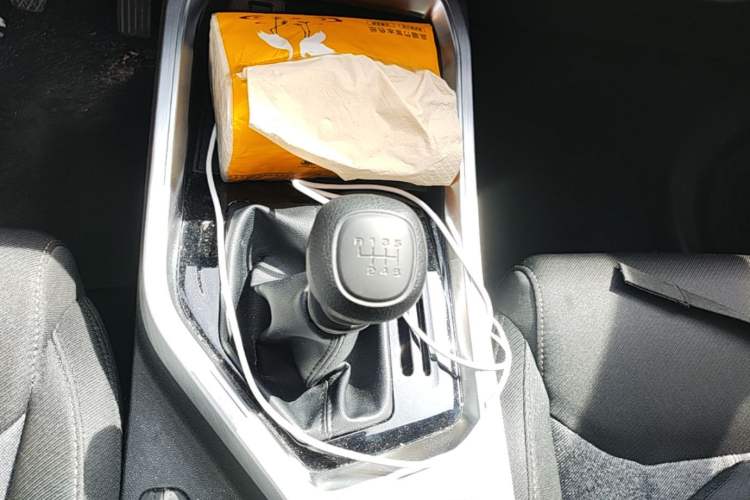 Used Wuling Jiachen 2022 1.5L Manual Enjoyment Elite Model Gear Lever