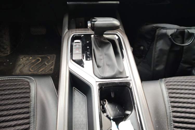 Used Wuling Jiachen 2022 1.5T CVT Smart Luxury Version Gear Lever