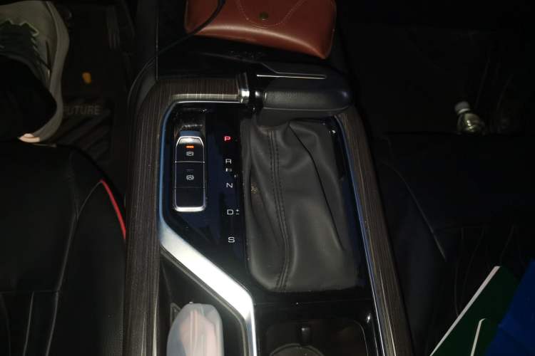 Used Wuling Jiachen 2022 1.5T CVT Smart Luxury Version Gear Lever