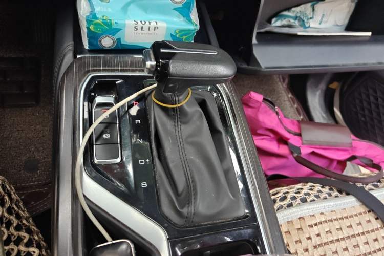 Used Wuling Jiachen 2022 1.5T CVT Smart Luxury Version Gear Lever