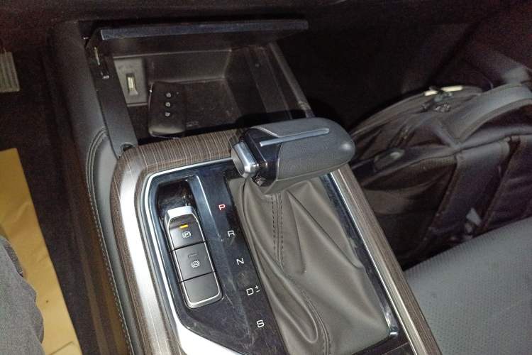 Used Wuling Jiachen 2022 1.5T CVT Deluxe Flagship Edition Gear Lever