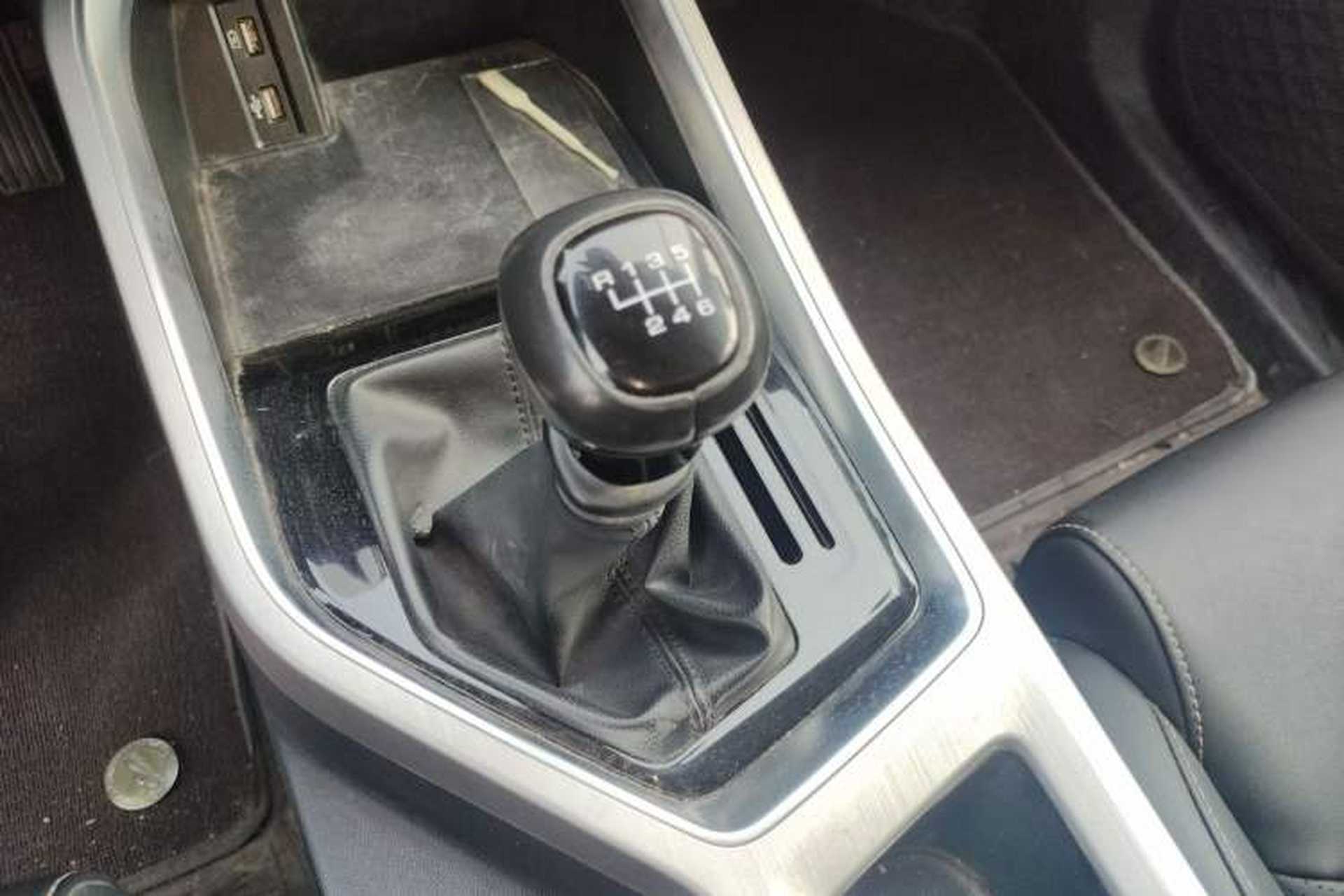Used Wuling Jiachen 2022 1.5L Manual Light Comfort Edition Gear Lever