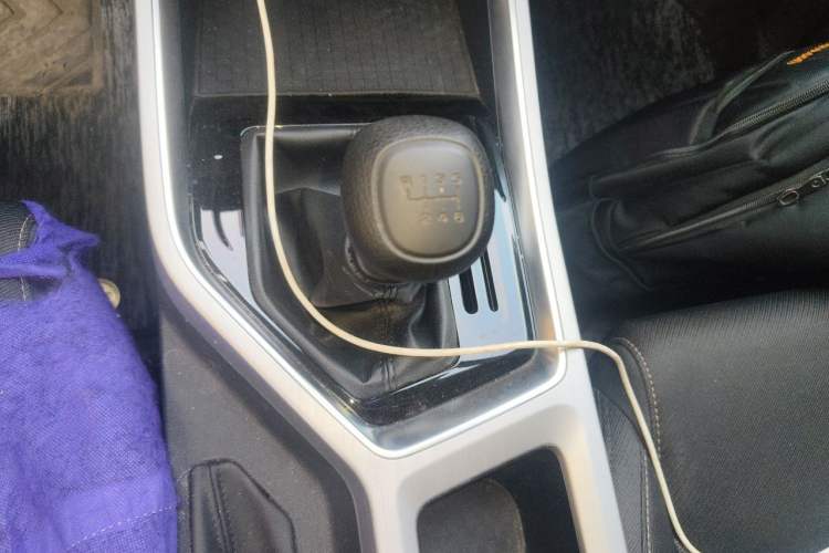 Used Wuling Jiachen 2022 1.5L Manual Enjoyment Elite Model Gear Lever