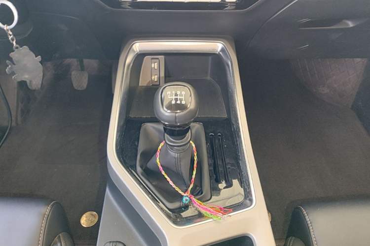 Used Wuling Jiachen 2022 1.5L Manual Comfort Edition Gear Lever