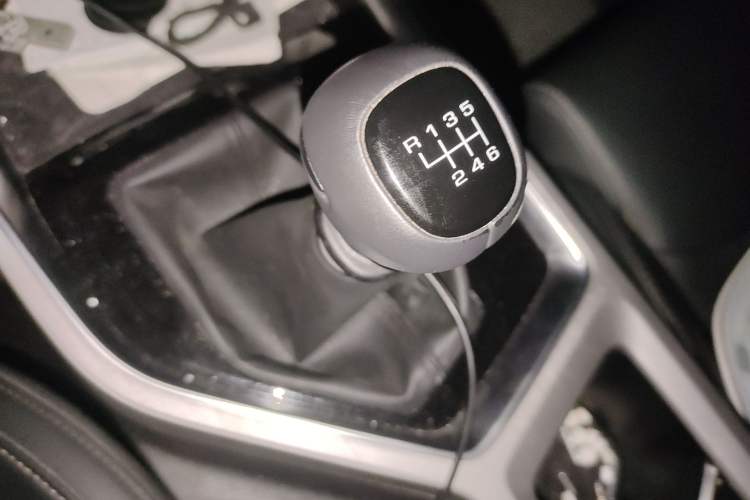 Used Wuling Jiachen 2022 1.5L Manual Comfort Edition Gear Lever