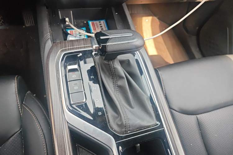 Used Wuling Jiachen 2022 1.5T CVT Smart Luxury Version Gear Lever