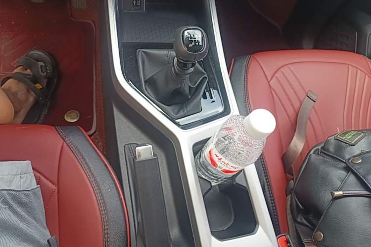 Used Wuling Jiachen 2022 1.5L Manual Light Comfort Edition Gear Lever
