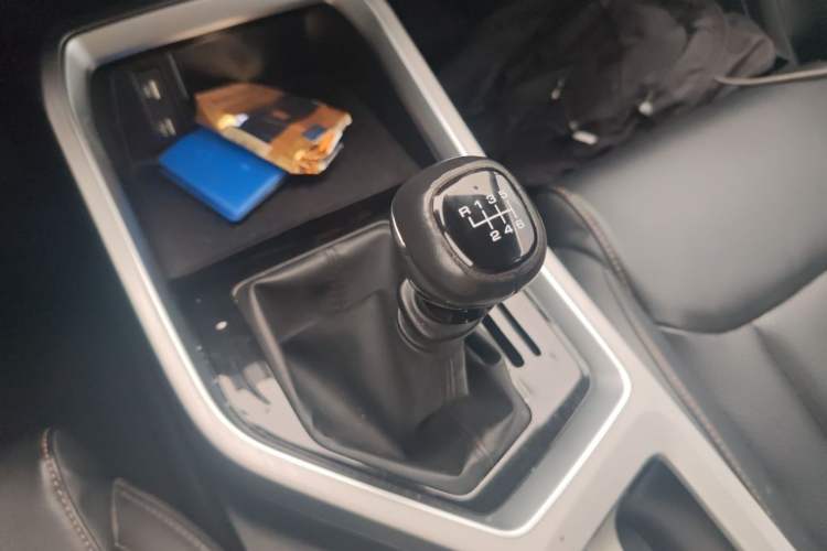 Used Wuling Jiachen 2022 1.5L Manual Light Comfort Edition Gear Lever