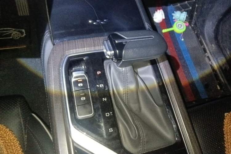 Used Wuling Jiachen 2022 1.5T CVT Deluxe Flagship Edition Gear Lever
