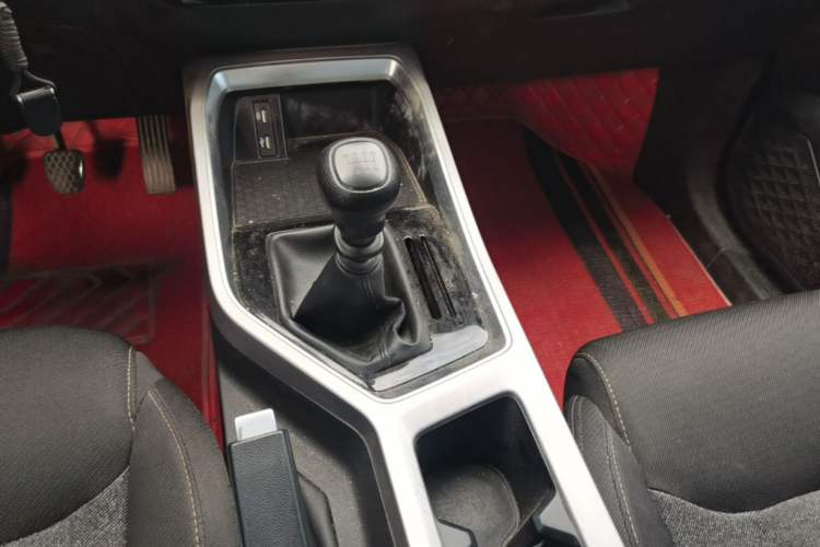 Used Wuling Jiachen 2022 1.5L Manual Enjoyment Elite Model Gear Lever