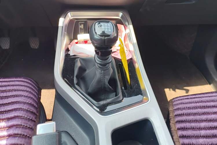 Used Wuling Jiachen 2022 1.5L Manual Comfort Edition Gear Lever