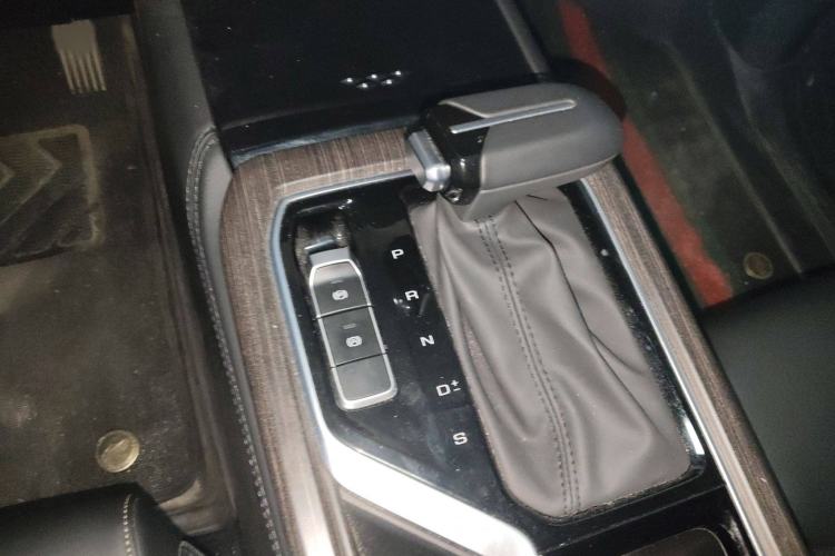 Used Wuling Jiachen 2022 1.5T CVT Smart Luxury Version Gear Lever