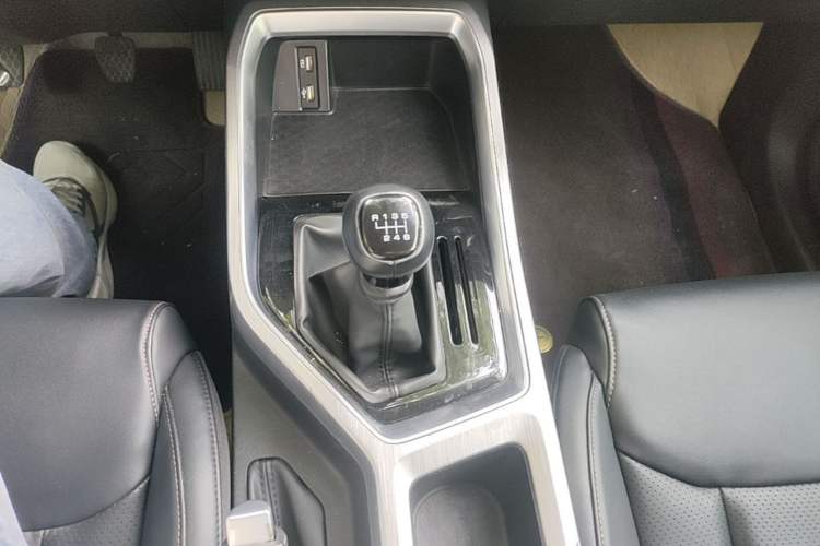 Used Wuling Jiachen 2022 1.5L Manual Light Comfort Edition Gear Lever