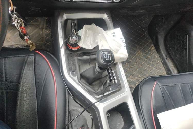 Used Wuling Jiachen 2022 1.5T Manual Light Enjoyment Dynamic Version Gear Lever