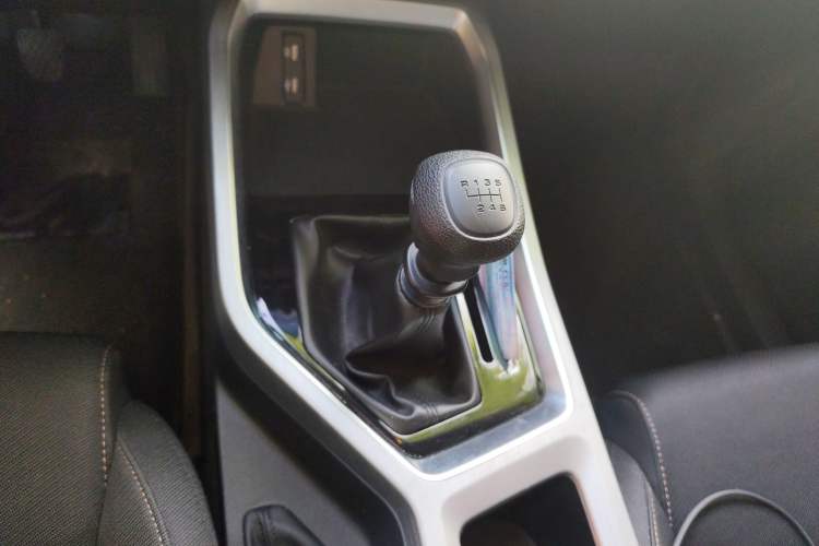 Used Wuling Jiachen 2022 1.5L Manual Enjoyment Elite Model Gear Lever