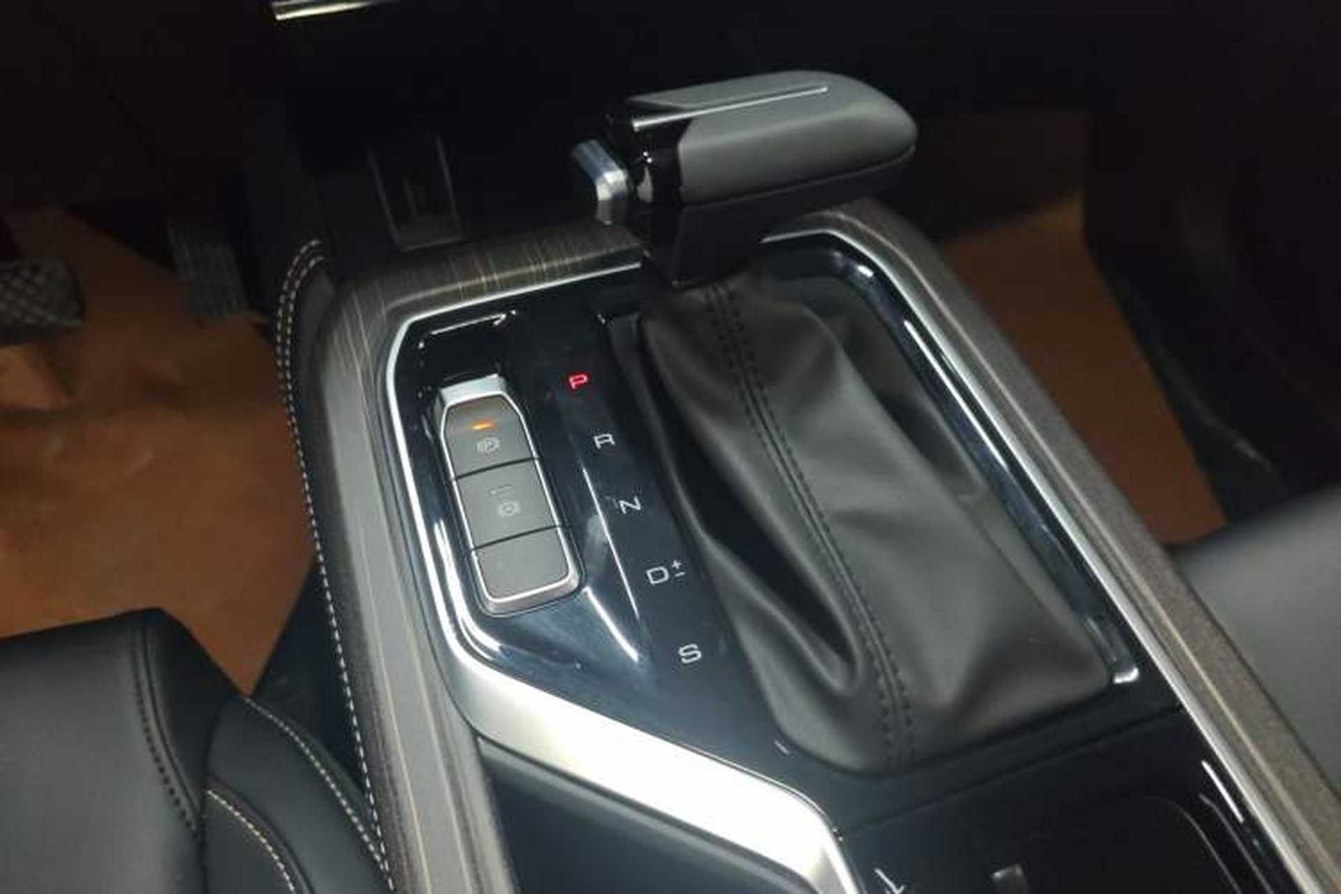 Used Wuling Jiachen 2022 1.5T CVT Smart Luxury Version Gear Lever