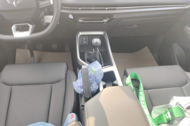 Used Wuling Jiachen 2022 1.5L Manual Comfort Edition Gear Lever