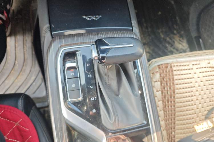Used Wuling Jiachen 2022 1.5T CVT Smart Luxury Version Gear Lever