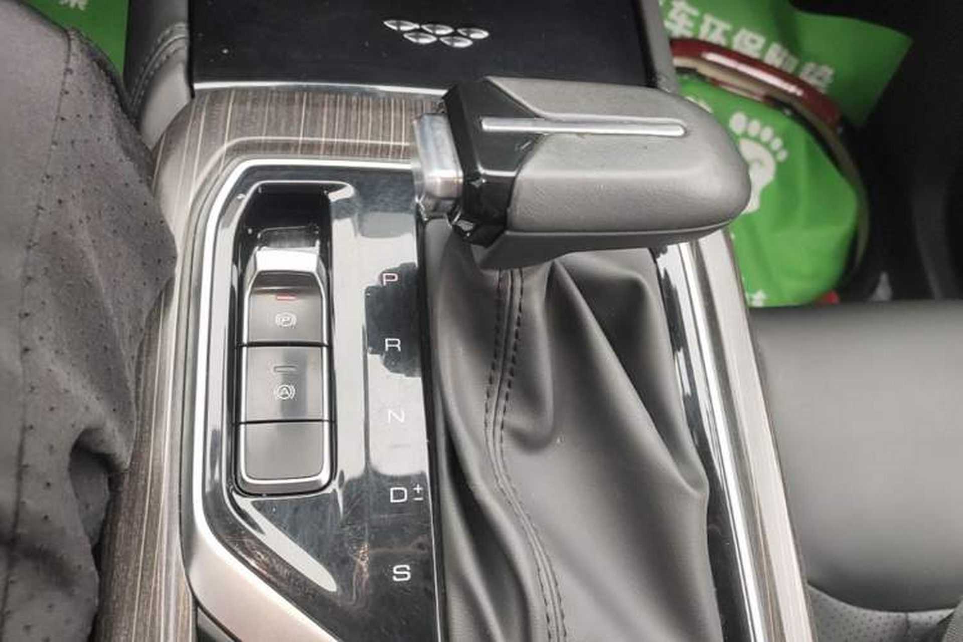 Used Wuling Jiachen 2022 1.5T CVT Smart Luxury Version Gear Lever