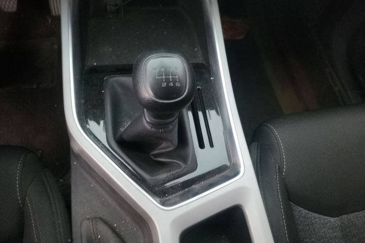Used Wuling Jiachen 2022 1.5L Manual Enjoyment Elite Model Gear Lever