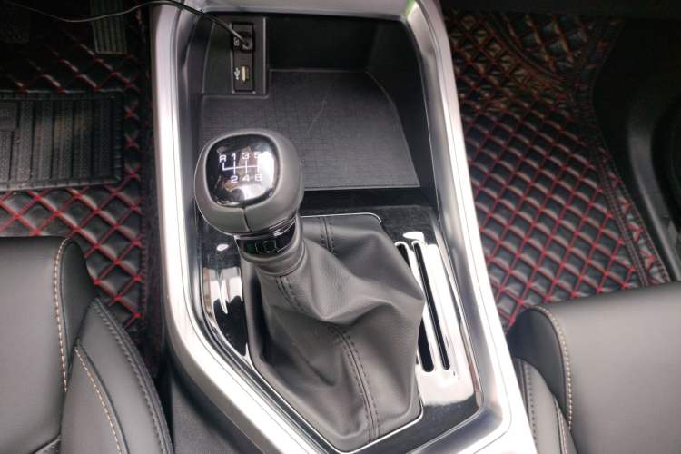 Used Wuling Jiachen 2022 1.5T Manual Comfort & Dynamic Version Gear Lever