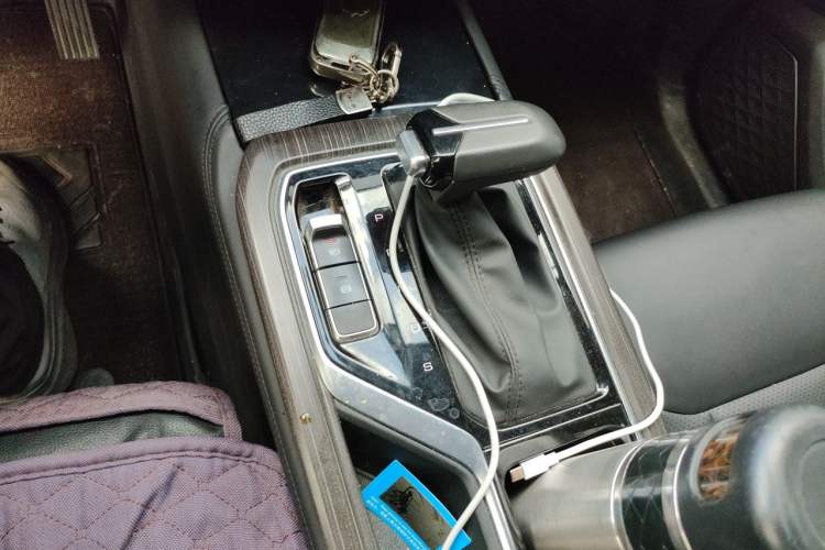 Used Wuling Jiachen 2022 1.5T CVT Smart Luxury Version Gear Lever
