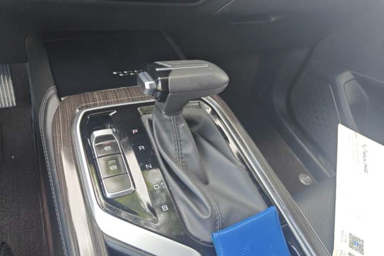Used Wuling Jiachen 2022 1.5T CVT Deluxe Flagship Edition Gear Lever