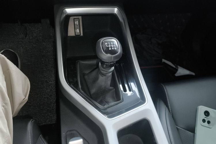 Used Wuling Jiachen 2022 1.5L Manual Comfort Edition Gear Lever