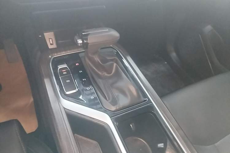 Used Wuling Jiachen 2022 1.5T CVT Smart Luxury Version Gear Lever