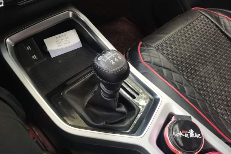 Used Wuling Jiachen 2022 1.5L Manual Enjoyment Elite Model Gear Lever