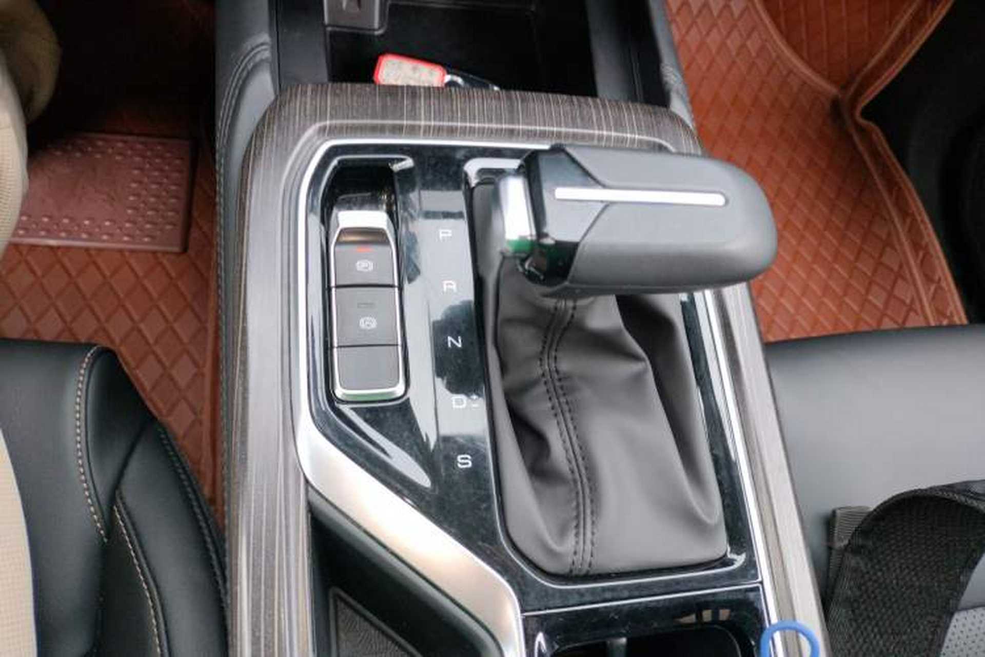 Used Wuling Jiachen 2022 1.5T CVT Smart Luxury Version Gear Lever