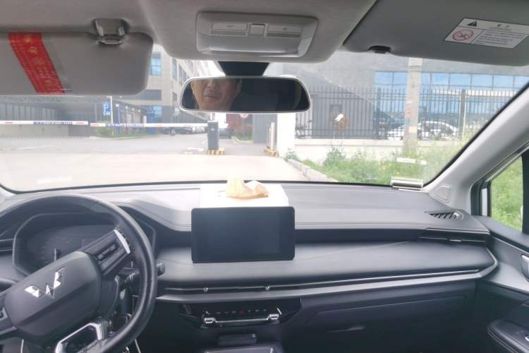 Used Wuling Jiachen 2022 1.5T Manual Comfort & Dynamic Version Headliner