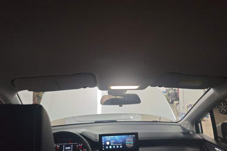 Used Wuling Jiachen 2022 1.5T CVT Smart Luxury Version Headliner