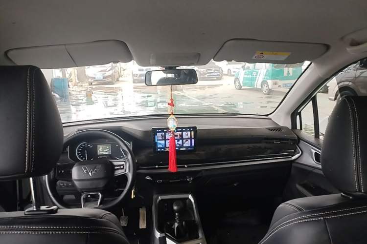 Used Wuling Jiachen 2022 1.5L Manual Enjoyment Elite Model Headliner